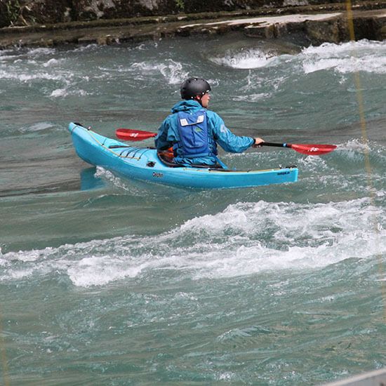 Coaching Seekajak Auf Dem Fluss Aare 1 550x550 1