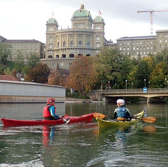 Coaching Seekajak Auf Dem Fluss Aare 2 550x550 