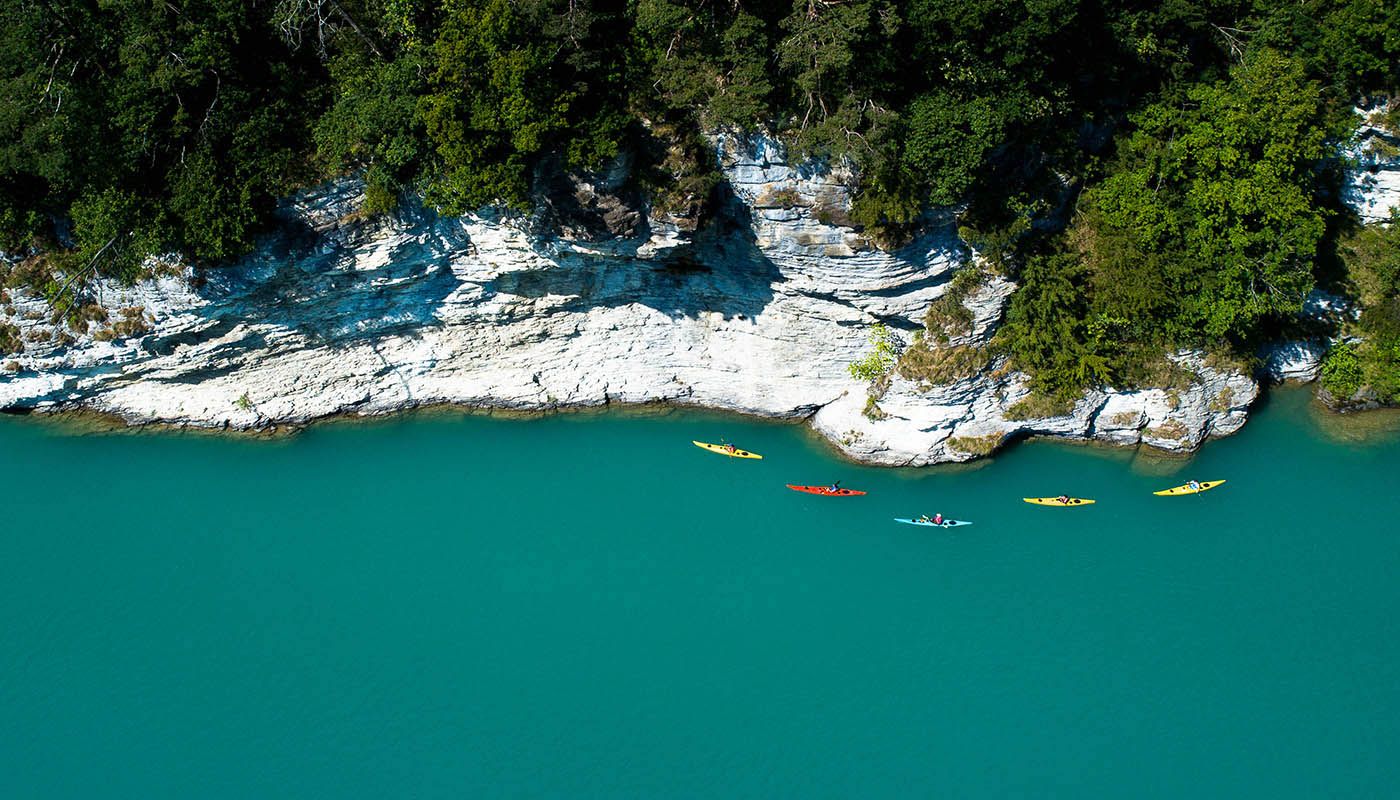 Erlebnisse Experience Kayak SUP Tours And Rentals On Lake Brienz 1400x800 1