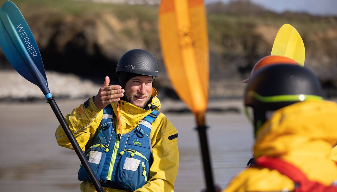 Guide Training 1400x800 1