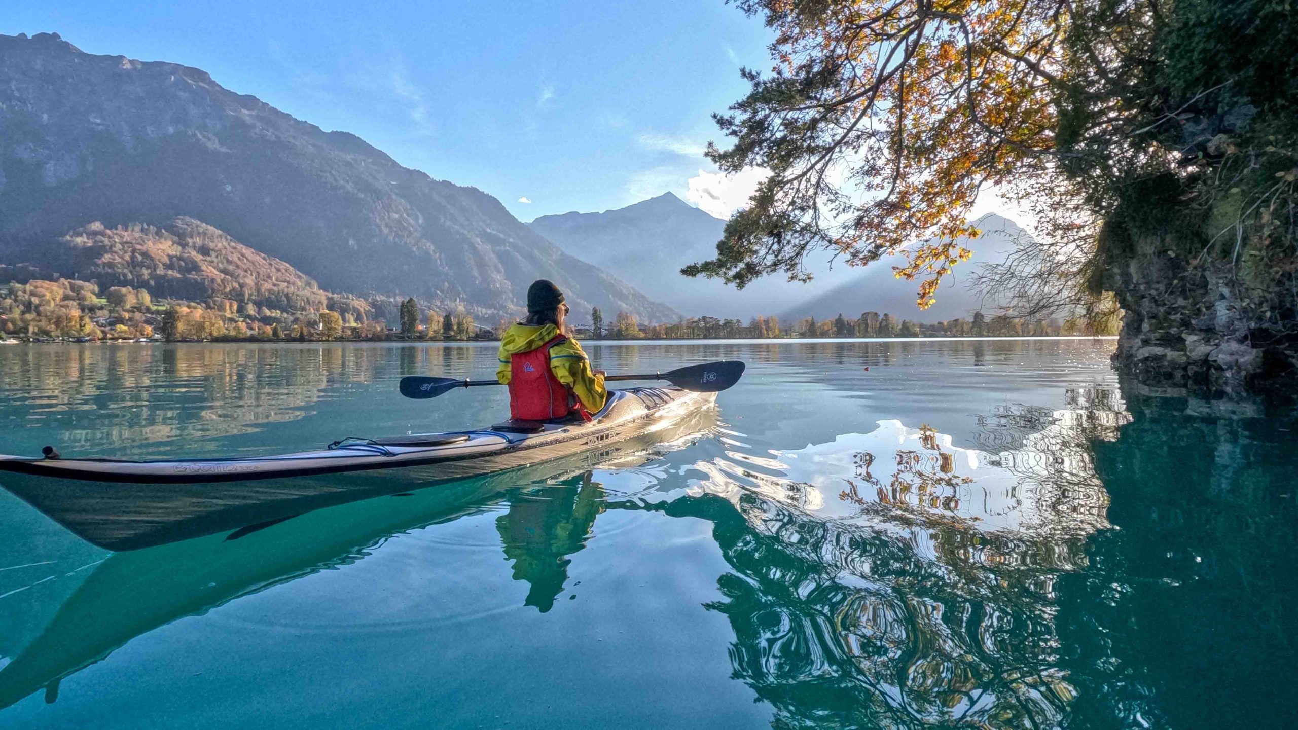 Hightide Kayak School Lake Brienz In Autumn 5 Scaled
