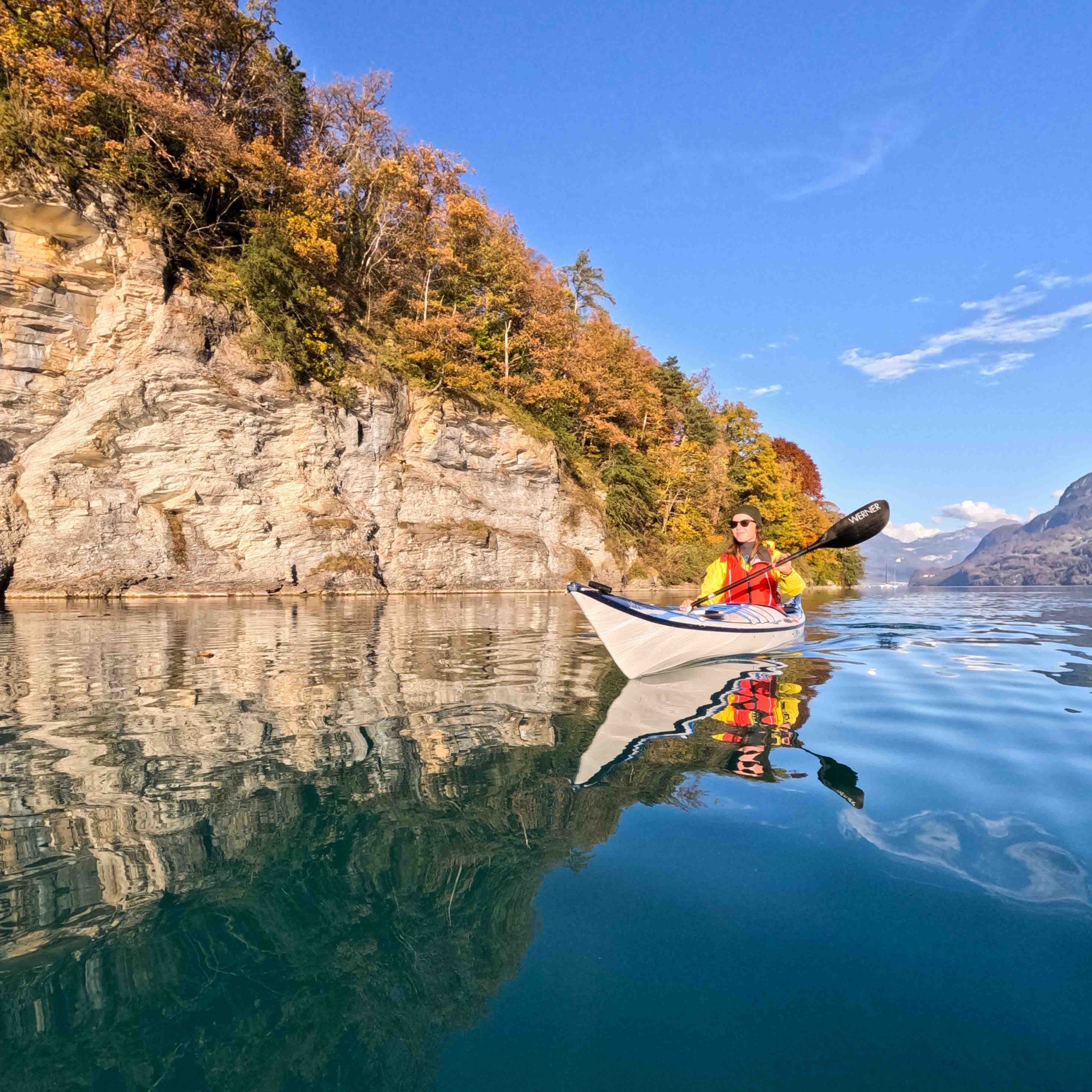 Hightide Kayak School Lake Brienz In Autumn Scaled