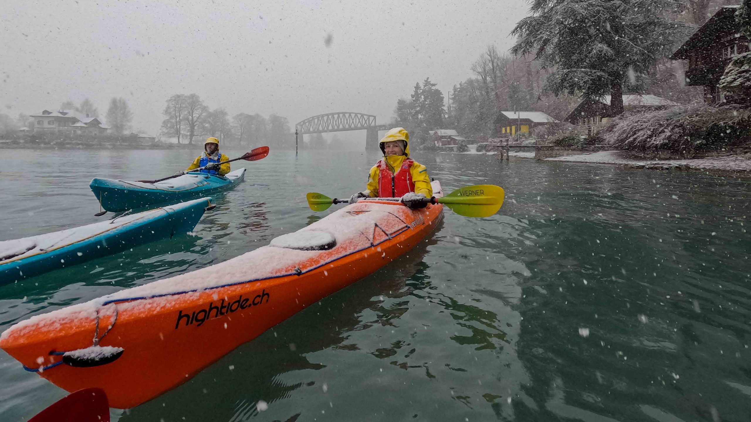 Hightide Kayak School Lake Brienz In Winter 1 Scaled