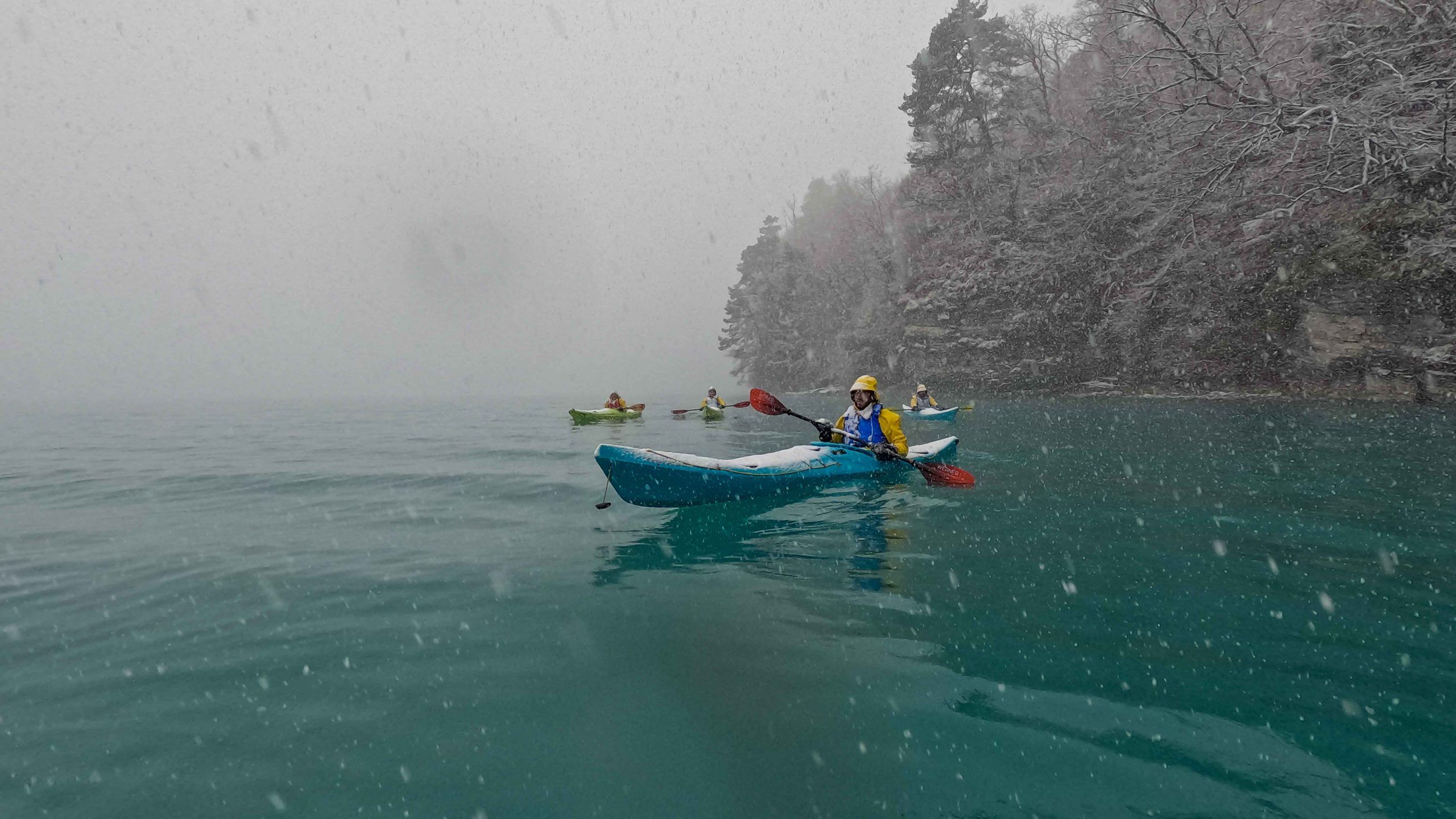 Hightide Kayak School Lake Brienz In Winter 3 Scaled