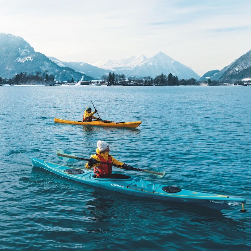 Winterkayaking Lake Brienz Snowy Mountains Switzerland 800 X 800 1